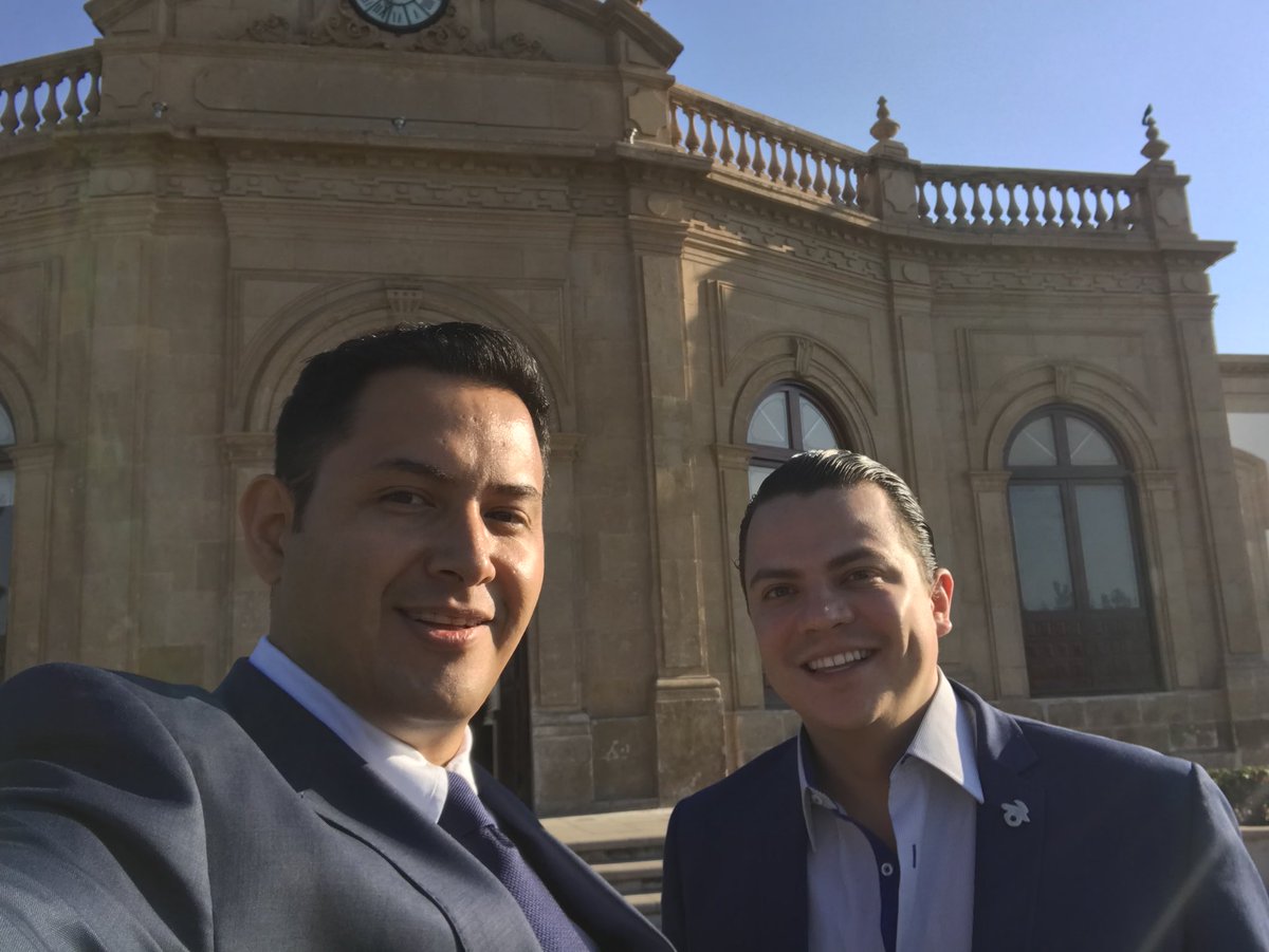 AlanBPCmx's tweet photo. Bienvenido a #Durango Amigo @Dann_Laguna Presidente Nacional de la Comisión de Jóvenes Industriales @CANACINTRAMex @JovenIndustrial listos para tu ponencia en #Bitcamp2018 @Nenagaucin @CANACINTRA_Dgo @eguillen_m @rodcastm https://t.co/ZPEwE39G4r