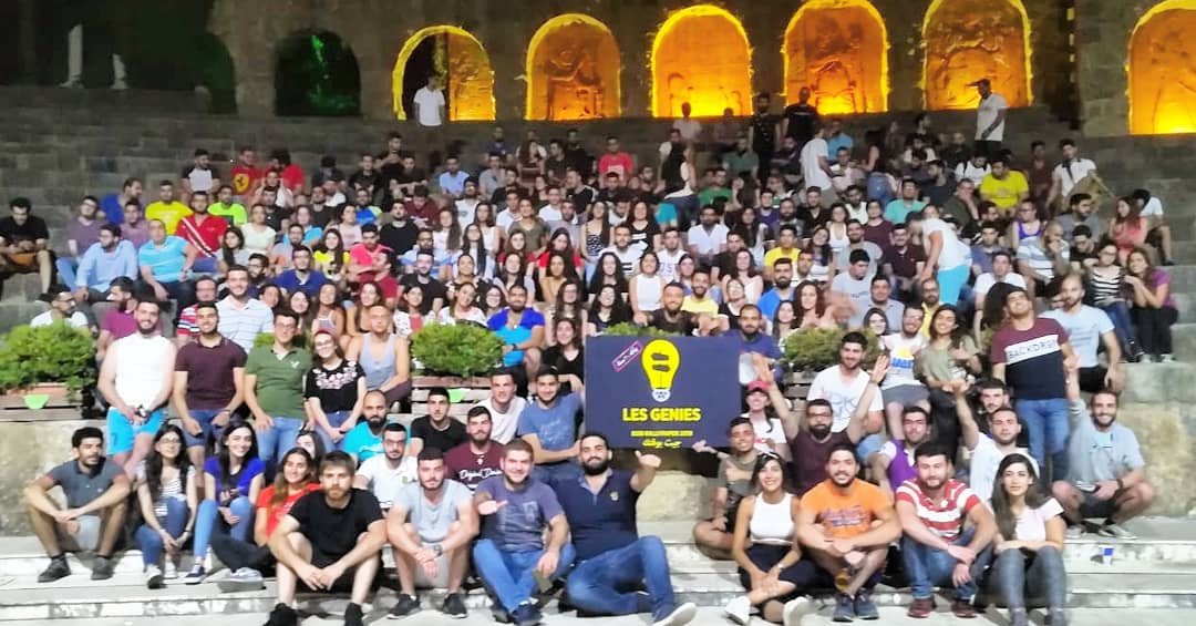 ULFG2Team's tweet photo. Ladies and gentlemen:
The annual pic of the winners of the 30th Edition of the ESIB Rally Paper! 
#LesGenies 🏆
#Roumieh 🥇
#ESIBRallyPaper2018
#بدك_٣٠_سنة
#جيت_بوقتك https://t.co/I3zJJssWWg