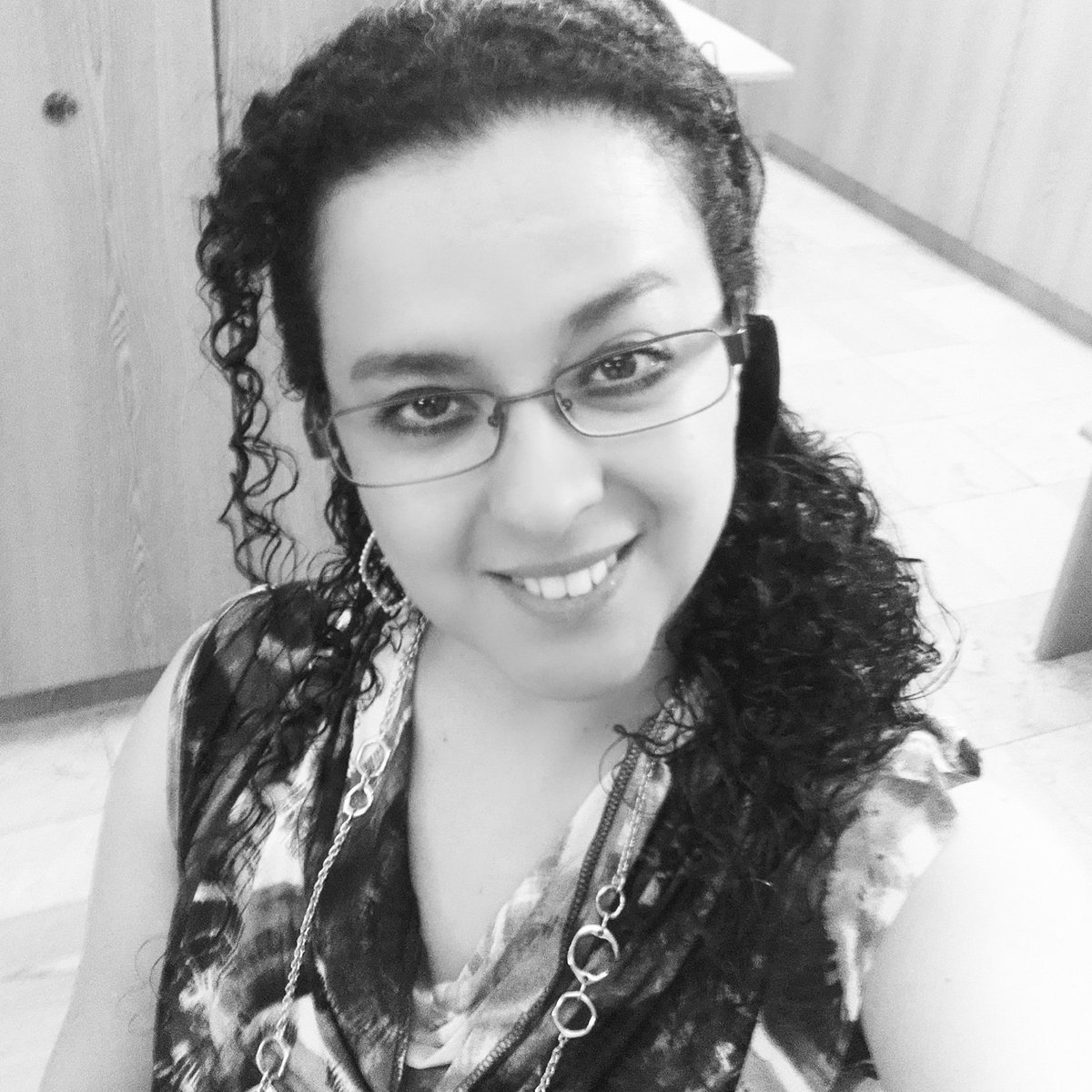 tessy_hg's tweet photo. #SmilingWednesday 😊 https://t.co/bBxltj5Axc