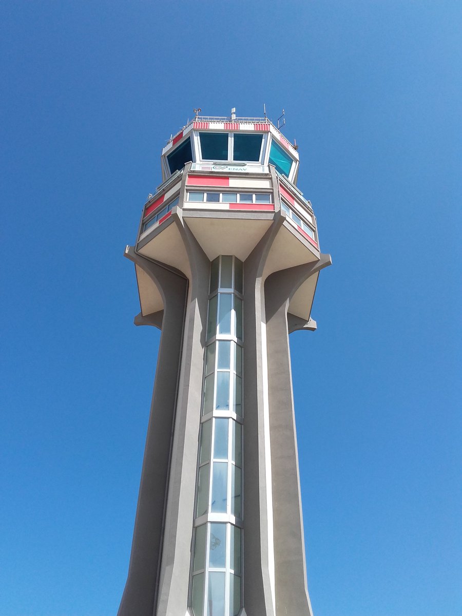 #aeroporto #Palermo Ponte 1-3 giugno 71.500 passeggeri (+32,76%) rispetto 2017. #PMO secondo scalo IT per crescita pax e voli (+18,7% e +13,1%), il primo in Sicilia. Maggio chiude con 615mila pax (+15,06%,+ 80.500 pax);movimenti: +8,22% (+333) #turismo #PalermoCapitaleCultura2018