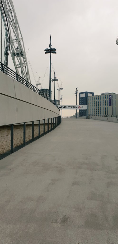runwithandy's tweet photo. 🤙A nice #4mile run around #WembleyStadium! 😁🤳👍🏃♂️🙌🌇 #training #runwithandy #ukrunchat #sunshine #training #fitness #fun #runtogether #loverunning #runr #besmartgetfit #wembley #wednesdaywisdom #wellness
#eattrek #brent #healthiswealth #mostactivecity #run #milesformind https://t.co/MSbaCnl5kB