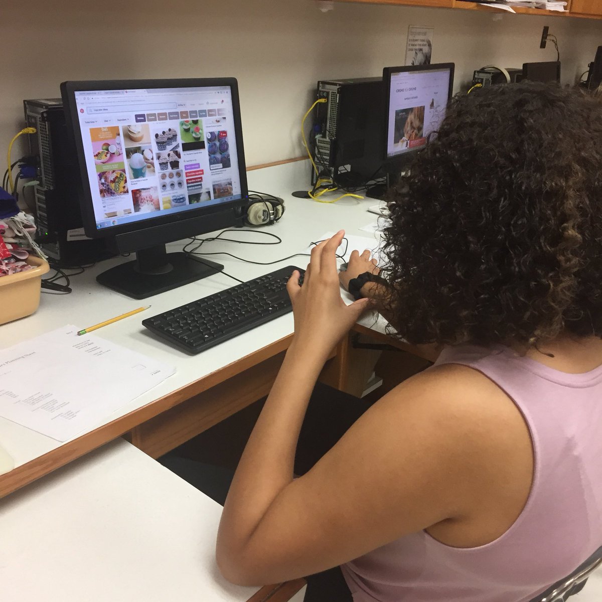 JLSMSFACS's tweet photo. Cupcake wars - planning business cards, researching recipes and using at least one of the secret ingredients https://t.co/oEX6IdK1nk
