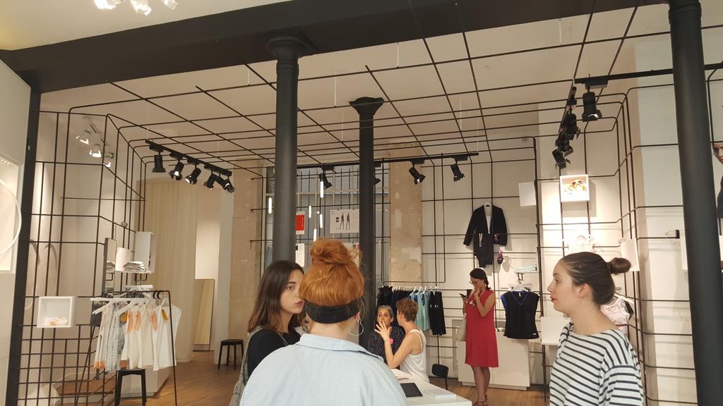 MantiaTraore's tweet photo. Une collection mode et accessoire sportswear pour @Noliju_fr !
Les étudiants en mode de @EcoleLISAA ont imaginé et créé une ligne de vêtements de sport exposée @HLC_Paris.
Parisiennes à vous la #feelgoodsportswear ! 🎽🏋️‍♀️#running #newcollection #madeinFrance https://t.co/RgNCqQ9JzT