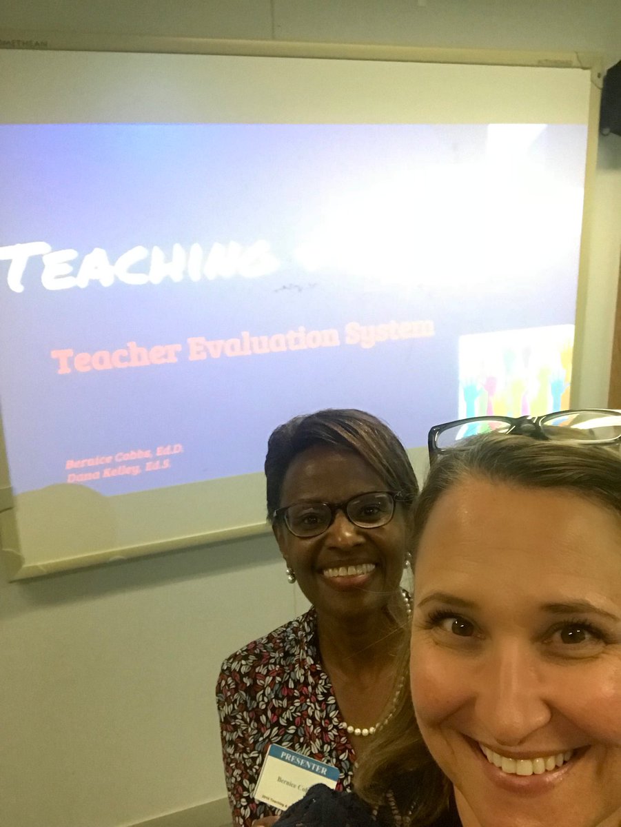 vtmom23's tweet photo. Teaching & Learning Summit with Dr. Cobbs 🌟#teacherevaluation #FCPSsummit18 https://t.co/qqkzjuHvUy