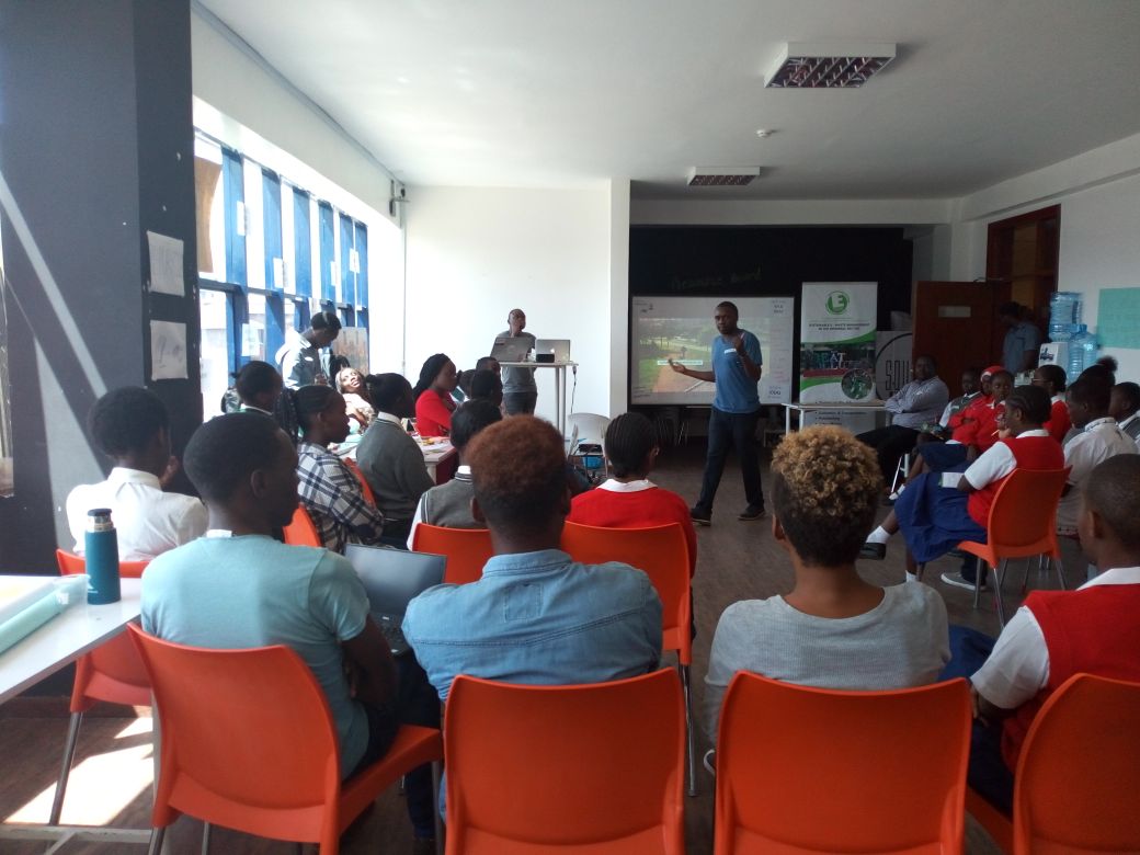 squadra_one's tweet photo. Day one of the #EwasteDesignThinking session we had with State House Girls and Loreto Msongari @the_Kijiji  a fun day as we try to solve the problem mwanachi are having #4ewaste #WED2018 @CleanNikola @midevalabs @nairobidesignwk @mekatilili_KE @Ewik2016 https://t.co/h9qZ24x4od