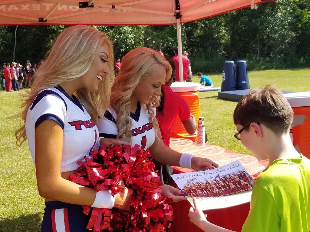 TexansCheer's tweet photo. what never gets old is being able to put a smile on a child's face...
something as simple as our signed #TEAM poster can make a day.
HTC LOVES the kids, and they love us back❣️

#HTCInTheCommunity❤️
#GoTexans🏈
➡️In photo📸@HTC_Lainey, @HTC_ReeseB &amp; friend🤗
@HTC_Speaker🔊 https://t.co/grtj8Pdhic