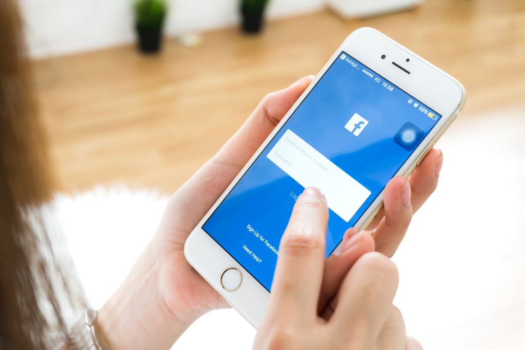 scorely's tweet photo. Are you utilizing FB Live for your Business? Learn why you should start here: https://t.co/PmL6eQnmJa https://t.co/AQFfPRKVxy