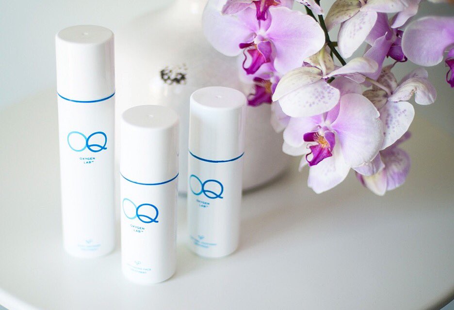 TryMusGroup's tweet photo. Happiest trio under the sun - Exposure to UV and pollutants causes even more of a decrease in oxygen delivery to skin cells, OQ Oxygen Lab™ delivers. | #TryMusGroup #ClientLove https://t.co/8CQEtstsq1