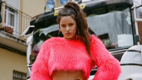 20m's tweet photo. Rosalía (@rosaliavt)  se renueva con 'Malamente', anticipo de su segundo disco https://t.co/vRznS8FSId https://t.co/T0pMmdxBw0
