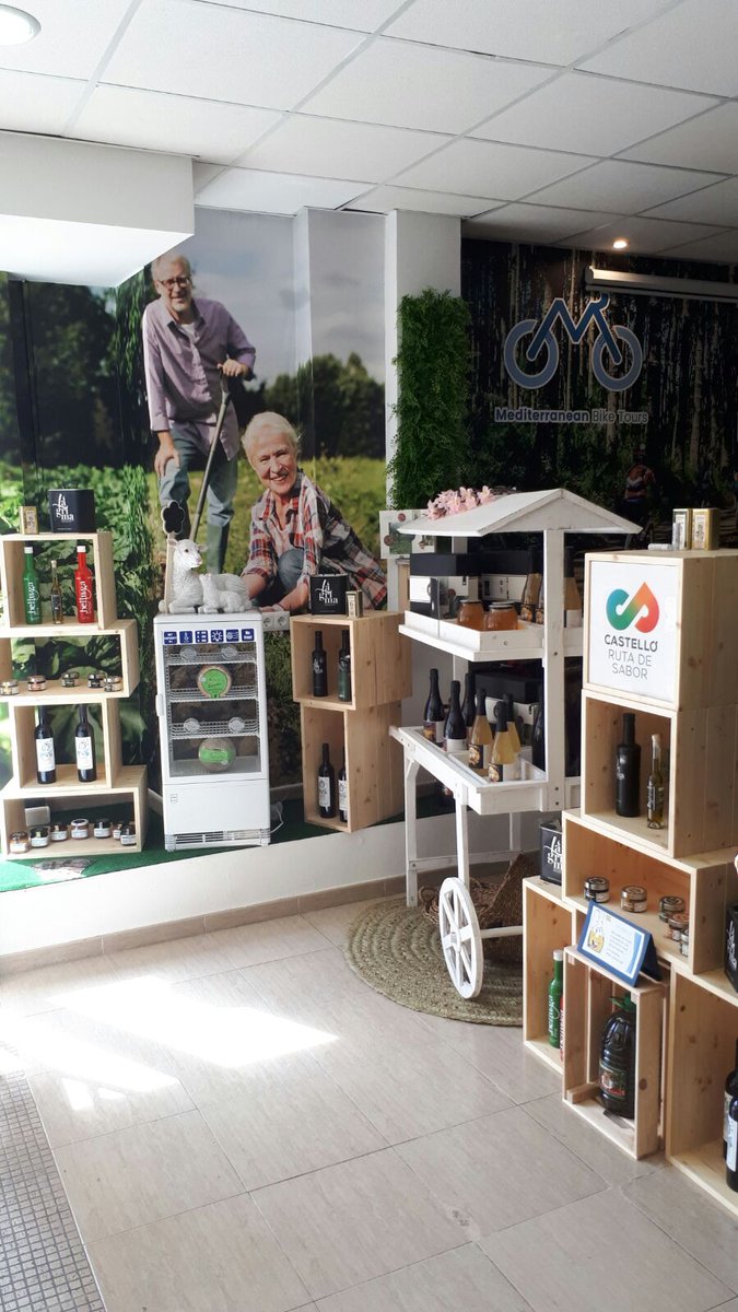 No te puedes perder nuestro espacio GASTROSHOP, todos los productos TÍPICOS de la terreta ;) ¡No podrás resistirte!
Os recordamos que inauguramos el próximo VIERNES 1 DE JUNIO. #mediterraneanbiketours #InvatturEmprende #TorresTorres @CSRutadeSabor