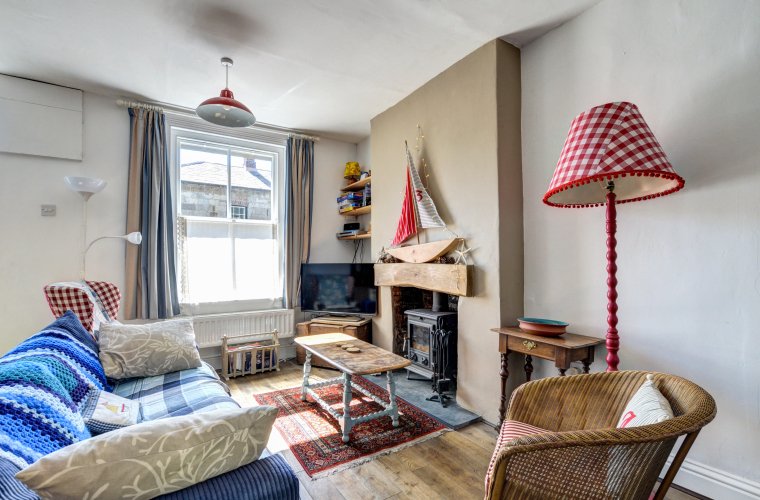 originalcotts's tweet photo. A beautiful cottage nestled in the quaint seaside town of Beaumaris, The Nook is a delightful retreat on the Welsh Isle of Anglesey, and our #CottageOfTheWeek. Cosy, coast-inspired and canine-friendly. Find out more about this relaxing den in Wales today. https://t.co/Ke0HesbFDt https://t.co/UQ4wnjkQCc