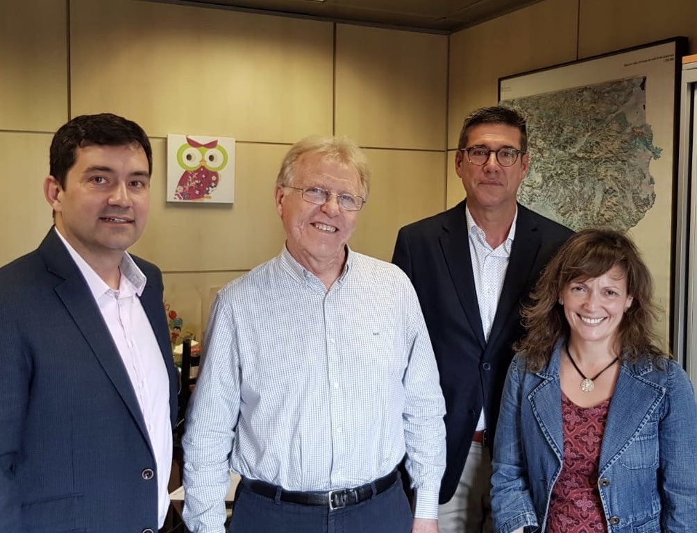 APQPlataforma's tweet photo. Representantes de @APQPlataforma reunidos hoy con Núria Gasull y Joan Gràcia de #ProteccionCivil para ponerse al día de las últimas novedades legislativas y establecer futuras colaboraciones en jornadas informativas. @emergenciescat @jesfluriach @mARTipuigysern https://t.co/yc5ImYpwE9