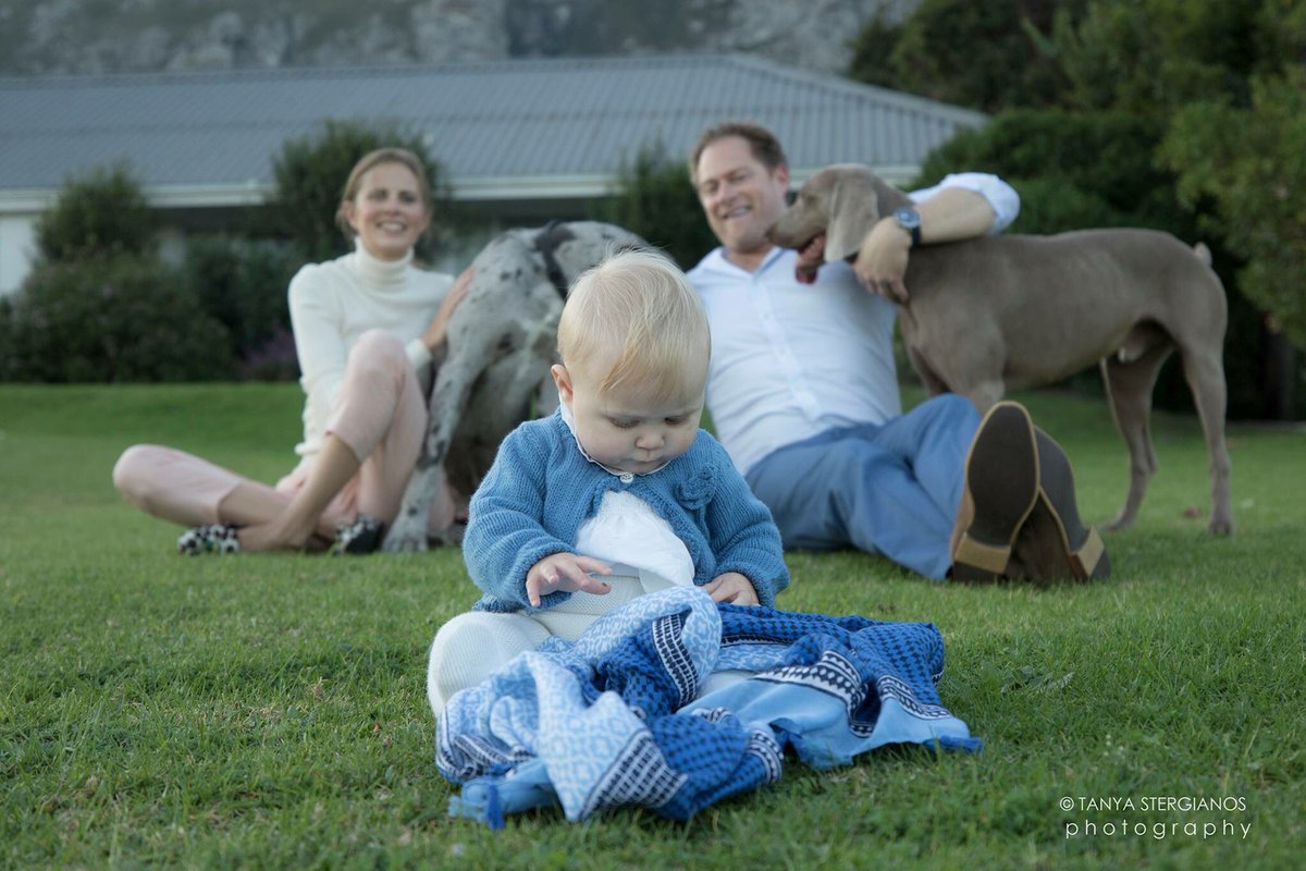 TSpixels's tweet photo. Family shoot!  Love to capture memories for keeps. 
#family #photoshoot #photography #firstbaby #photographer #overbergbasedphotographer #mommysgirl #daddyslittlegirl https://t.co/MTdMxgz3l3