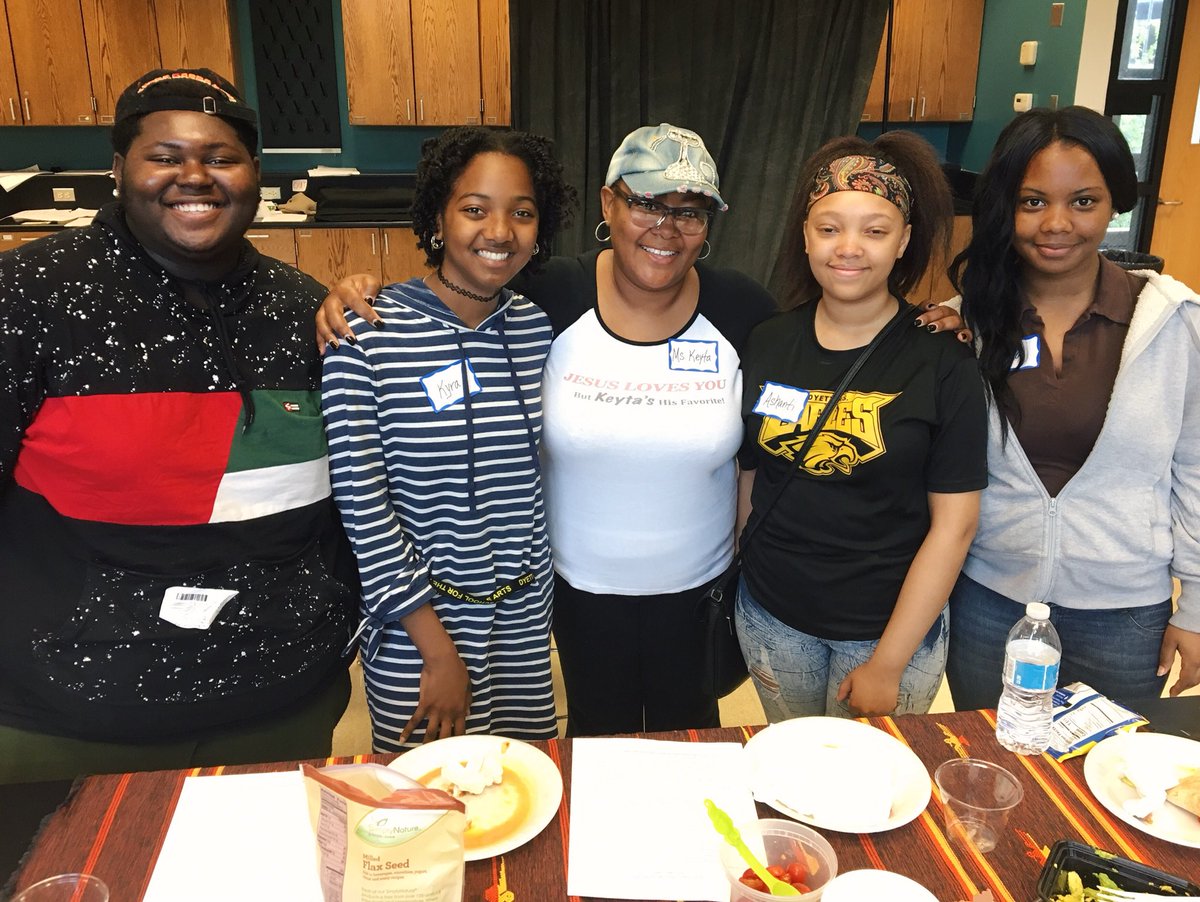 newcomoutreach's tweet photo. Today was our final day of programming this semester with the amazing students at Dyett High School. It has been a gift getting to know them, seeing them grow, and beinng inspired by their hopeful visions for the future. https://t.co/issUscTDjS
