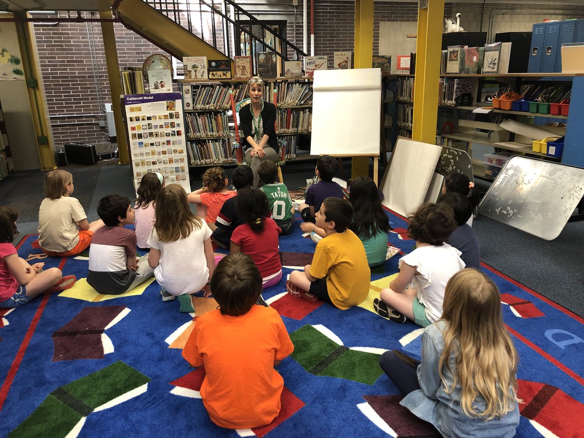 mrsmarsallo's tweet photo. Learning about Summer Reading during our last library time today! https://t.co/8fot7obhUZ