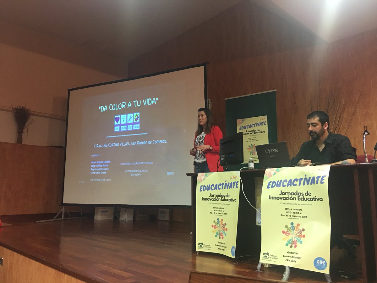 educarioja's tweet photo. Laura Fuente @micaferin inicia su comunicación.  CRA Las Cuatro Villas, colegio de San Román de Cameros.
#p��blicoentregado #profesmolones #desingforchange https://t.co/RxnbShNzTR