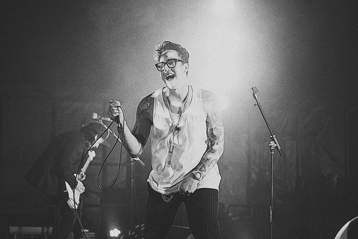 weareyouthclub's tweet photo. Had an amazing time at @InTheParkFest . Can’t wait to show you our music video for ‘The Man That I Am’ tomorrow and release our new single ‘Our Love’ in July 🙌🏻🌴 Photo: @soundcastleav 📸 https://t.co/46f4JXXwqv