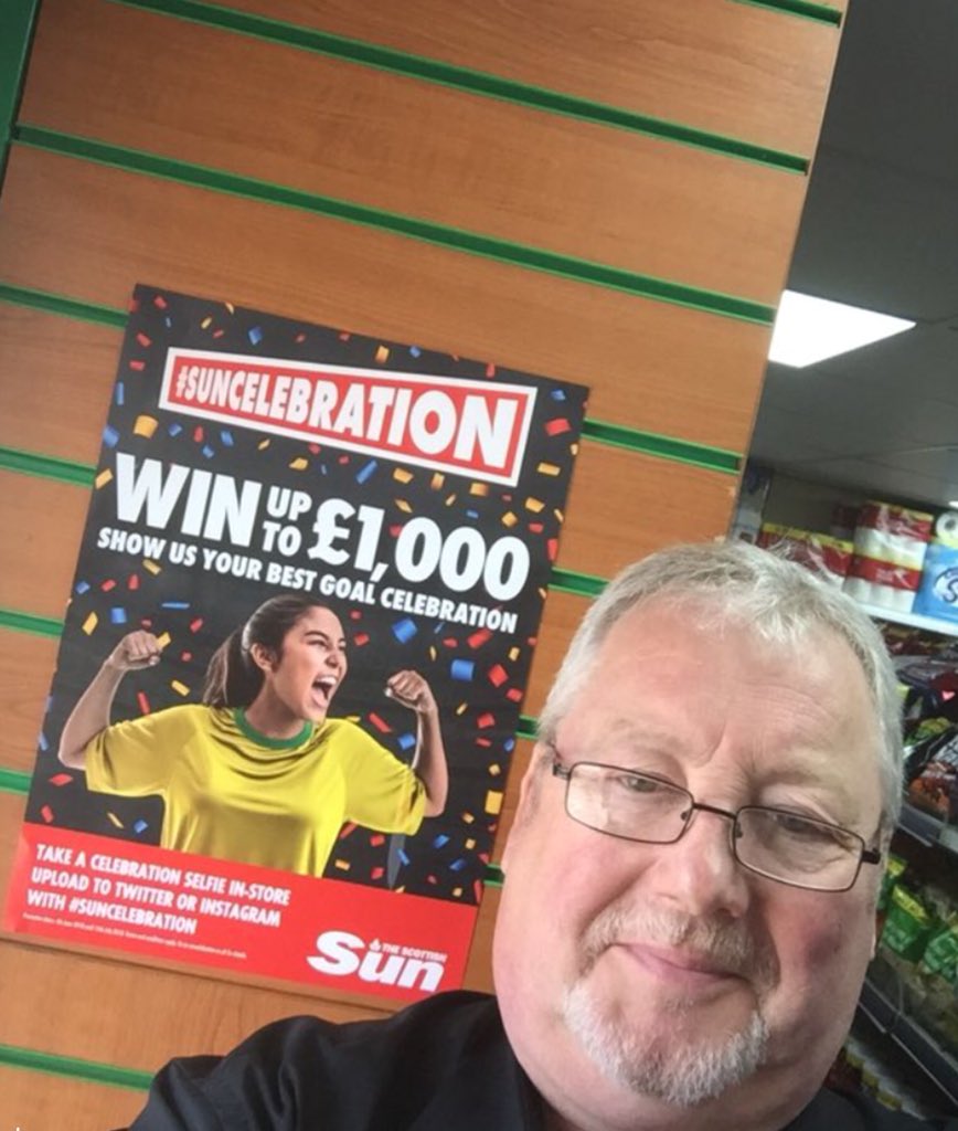 DavidM_NewsUK's tweet photo. #newmills Tullibody @MyLocalPremier this guy popped in to a shop and ended up taking a selfie. The thing is he can’t win the grand (he’s part of the campaign) but you can #suncelebration is for any customer.💵💸💴💶💷 https://t.co/nSjx3lMksy