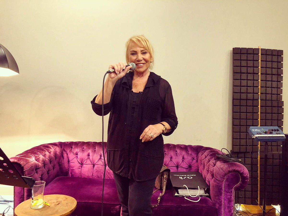 NİL BURAK...MüzikEvi... <a href="/NilBurakk/">Nil Burak</a> #nilburak