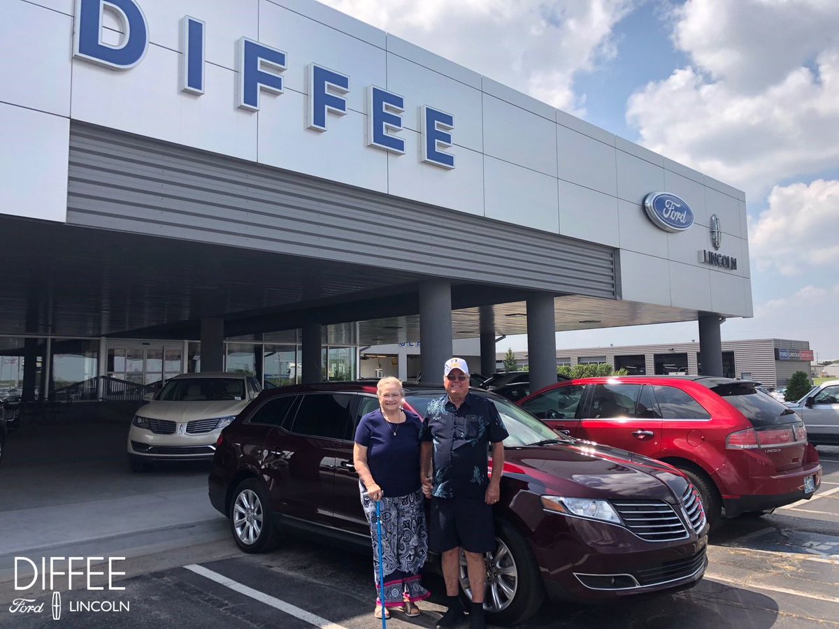 DiffeeFordLinc's tweet photo. Meet Mark &amp; Jean - they are longtime Diffee customers! Their most recent purchase was a #Lincoln MKT! Thanks for letting Lansing help you find the right one, we hope you enjoy your new car! #MyNewDiffeeLincoln #SoldByLansing https://t.co/GOAITYoXw2