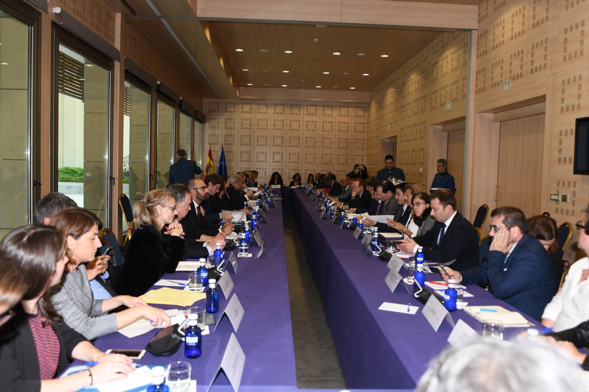 Celebramos una nueva reunión del Grupo de Alto Nivel de la #Agenda2030, en la que participan CCAA, <a href="/fempcomunica/">FEMP</a>, ONGs,  <a href="/globalcompact/">UN Global Compact</a>. #España ultima su plan de evaluación ante <a href="/ONU_es/">Naciones Unidas</a>. Estamos comprometidos con un futuro sostenible para las próximas generaciones #Objetivo2030