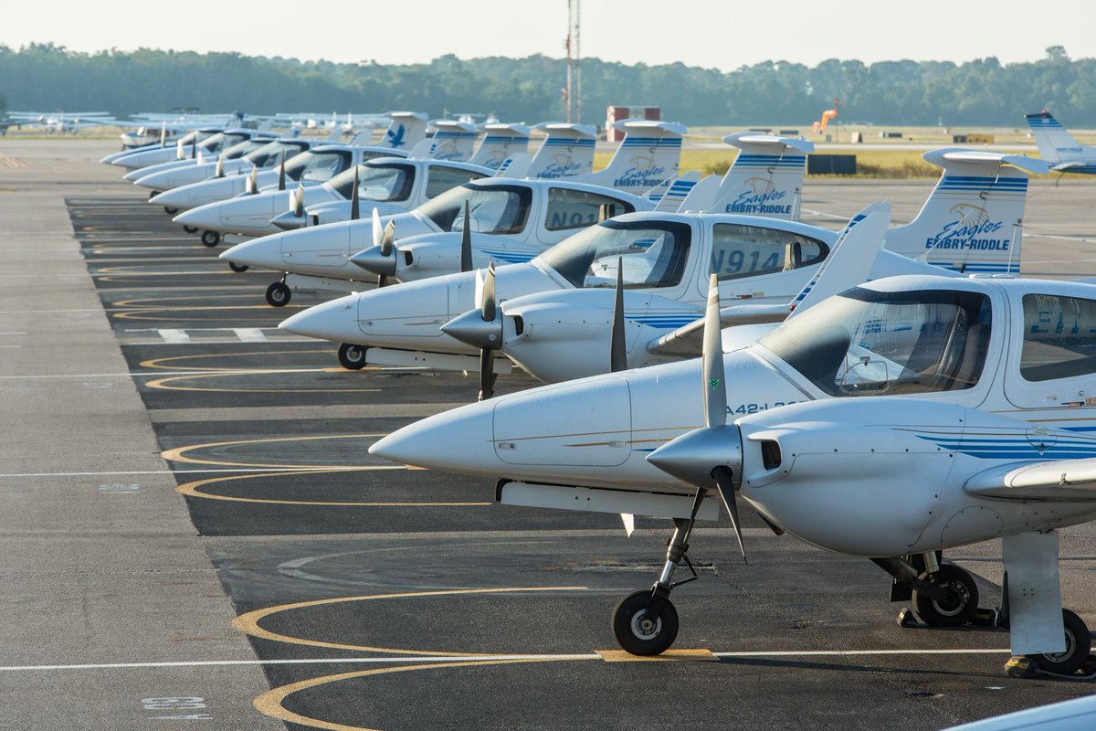 The #FAA mandates that all #aircraft be equipped with #ADSB Out by January 1, 2020. But, at <a href="/EmbryRiddle/">Embry-Riddle Aeronautical University</a>, ADS-B In is required equipment now. #Equip2020 bit.ly/2H4upXj