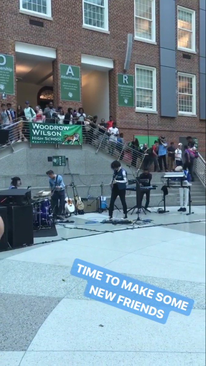 emilyasullivan's tweet image. students at Woodrow Wilson High School just got treated to a free Jack White concert. @thirdmanrecords