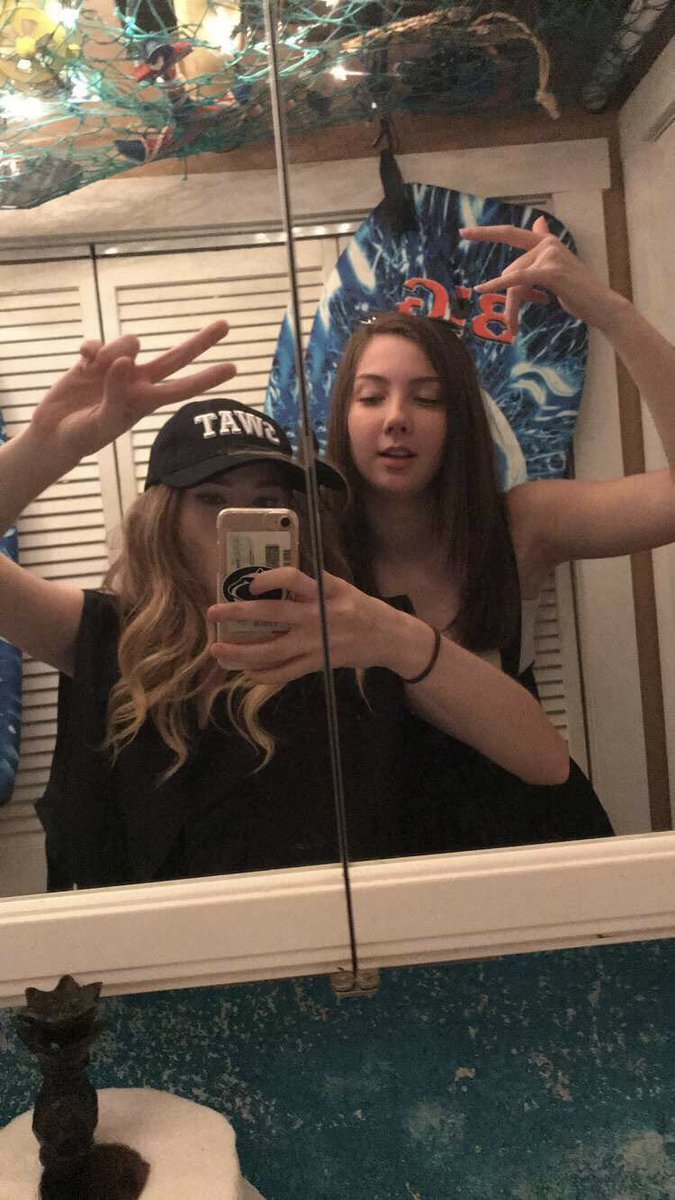 shannentierney's tweet image. Happy birthday to the chillest of all chills, glad we got to know who farted before graduation #utookmebythehandmademeaman #thatonenight #poursomeglucoseonmybrain #amnesia @anna_langnerr