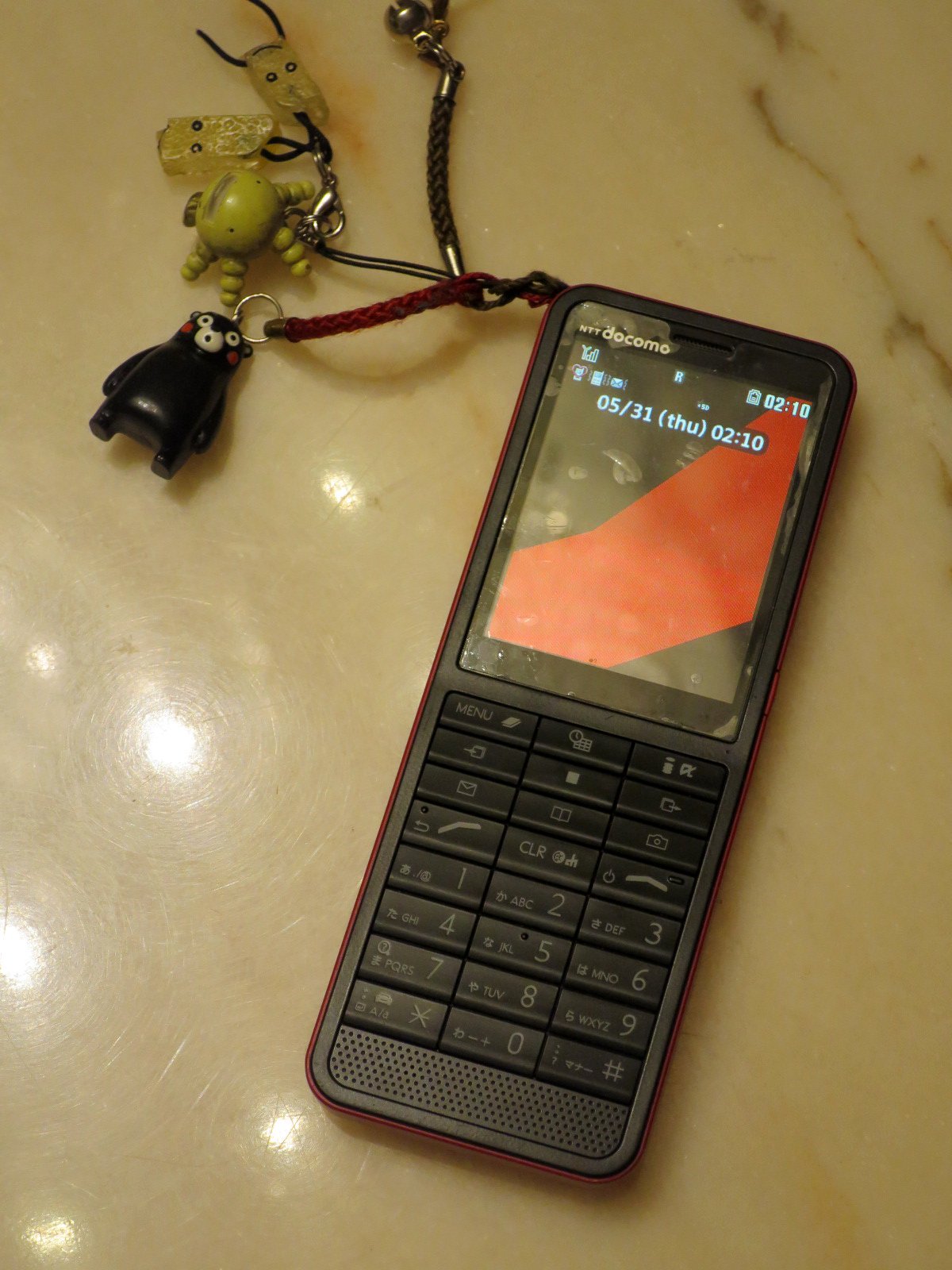 潤 B世界線のオカリンはスマホに鞍替えしちゃってたけど こっちの世界線では シュタゲ1期が放送してた頃から使ってるガラケーをいまだに使い続けているよ シュタゲゼロ 潤 B世界線のオカリンはスマホに鞍替えしちゃってたけど こっちの世界線では シュタゲ1期が放送してた頃から使ってるガラケーをいまだに使い続けているよ シュタゲゼロ