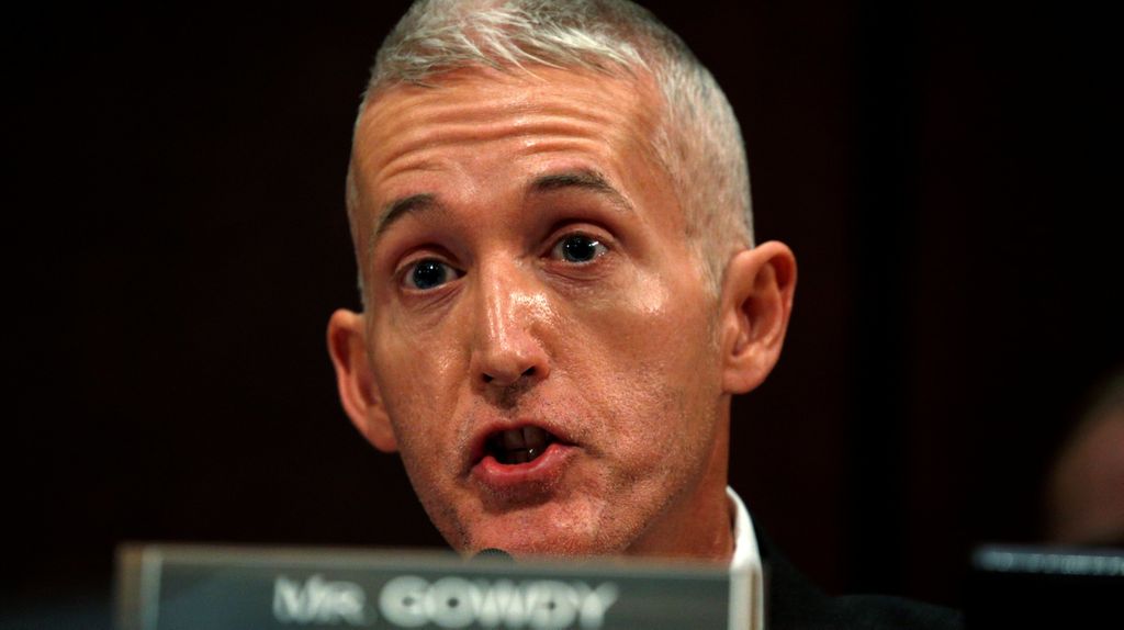 Trey Gowdy - the deep state stooge defends FBI spying on Trump