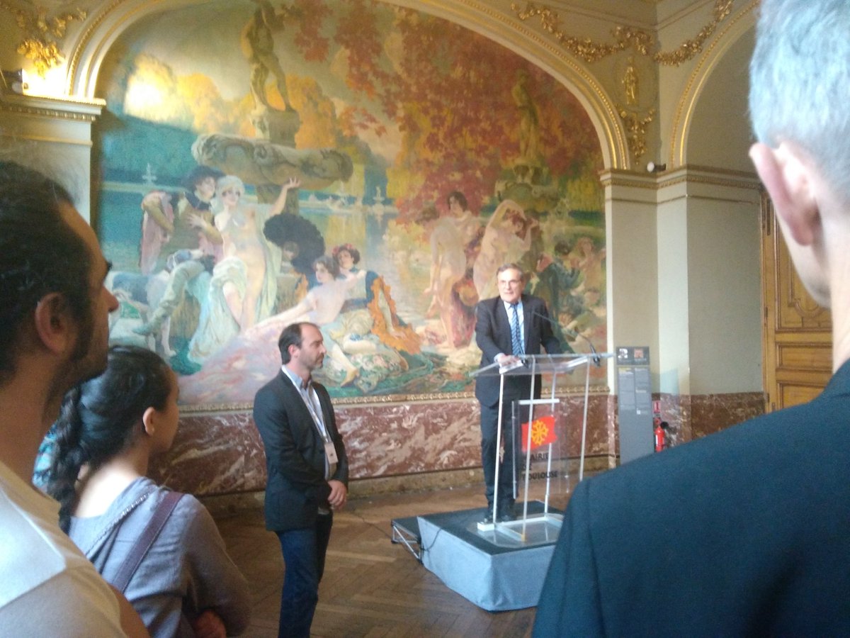 CIRASTIOc's tweet image. Cérémonie à la @mairietoulouse pour clôturer l'#exposcience @Occitanie avec Mr Chollet, représentant Mr le Maire et @dtressieres, président du Cirasti Occitanie ! Merci aux partenaires et aux jeunes exposants !