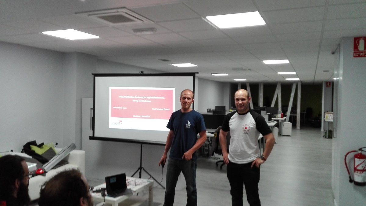 VigoBrain's tweet photo. Dani y David, de @Gradiant, Listos para hablarnos de "Biometría y Machine Learning" en producción. Let's go!! 🎉🎉 https://t.co/aAwADirxkf