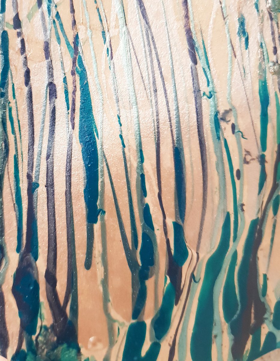 riverandwylde's tweet photo. Evening all! How are you this evening? We've been having an arty afternoon here marbling planets with nail polish. So addictive!
#womaninbiz #wnukrt #artyfun #marbling #art https://t.co/U3WcBD7I3x