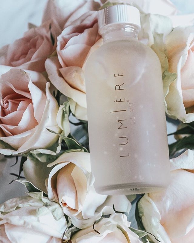 HauteBeautyBlog's tweet photo. Today on HBG I have a new skincare review!  I am so excited to share about this @lumieredevie mask and cleanser I found a few months ago.  Pop over to https://t.co/ZJV9HodkHB and check it out. #montereyblogger #carmelblogger #caliblogger #howyouglow #beauty 
#skincare #bblogger… https://t.co/0juQOO3qyb