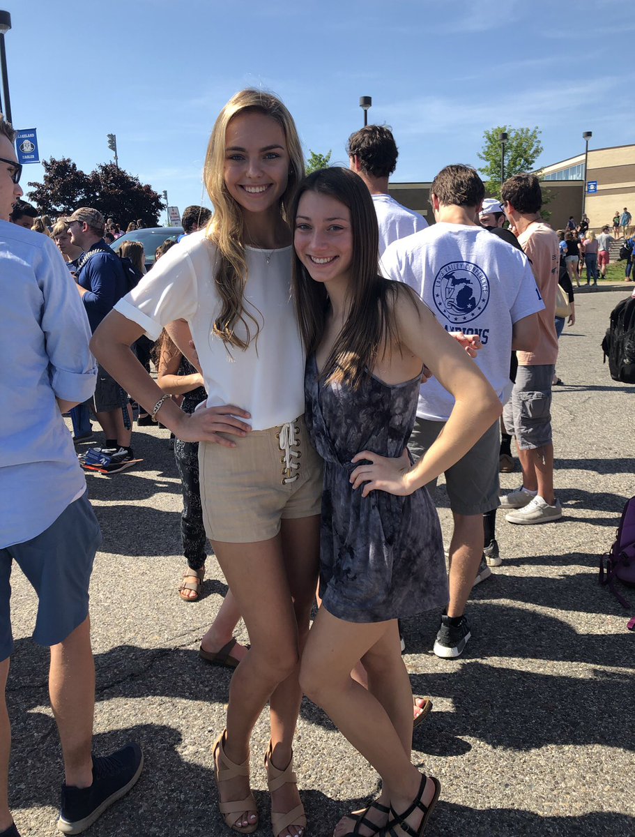 KellieKress's tweet photo. Happy birthday cheese woman!!! I can’t wait to live it up w you at MSU, &amp; I don’t know what I would have done without all the positivity and motivation you provided for track season ;) Love you sm, &amp; I hope your day is amazing!! https://t.co/7GZpHlogdT