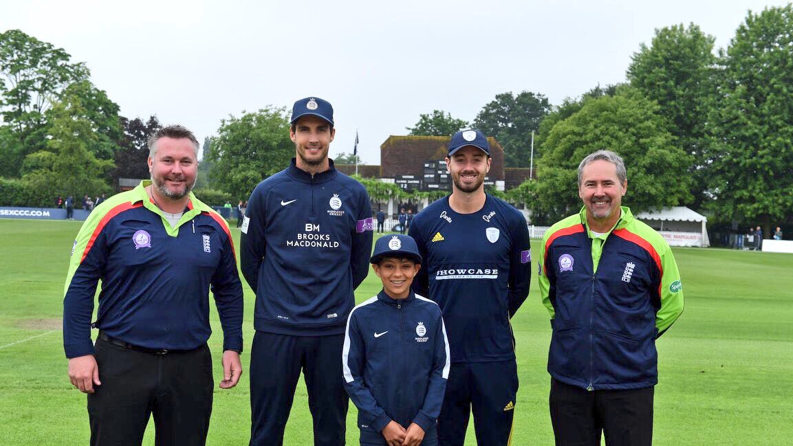 MTSCricket's tweet photo. Great having @MerchantTaylors pupil Rishi Thapar out for the toss this morning. Thanks @Middlesex_CCC for the opportunity #MTScricket https://t.co/e2BEaeInqO