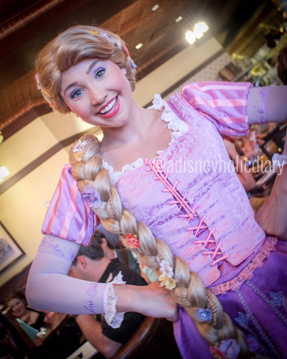 adisneydiary's tweet photo. Trattoria is literally my favorite place in WDW #toobadimbroke

#rapunzel #trattoriaalforno #disneysboardwalk #waltdisneyworld https://t.co/hpX60pbulf