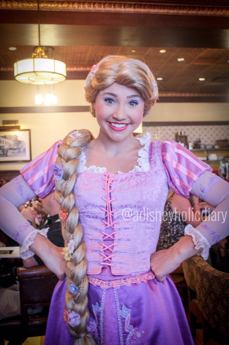 adisneydiary's tweet photo. Trattoria is literally my favorite place in WDW #toobadimbroke

#rapunzel #trattoriaalforno #disneysboardwalk #waltdisneyworld https://t.co/hpX60pbulf
