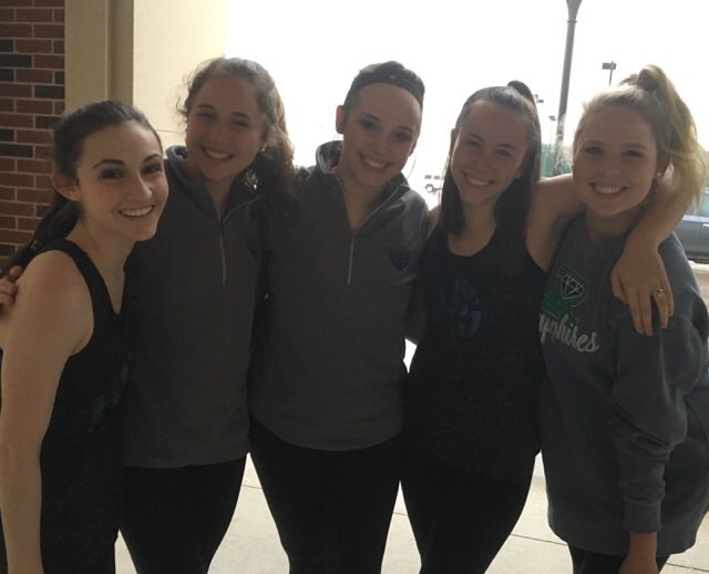 laurakate_09's tweet photo. first pic together &amp; last pic together💗 all the love fab five, thanks for 2 years of mems #toven #maryno #latortilla #tileroom #cc https://t.co/qyqA9xFt0V