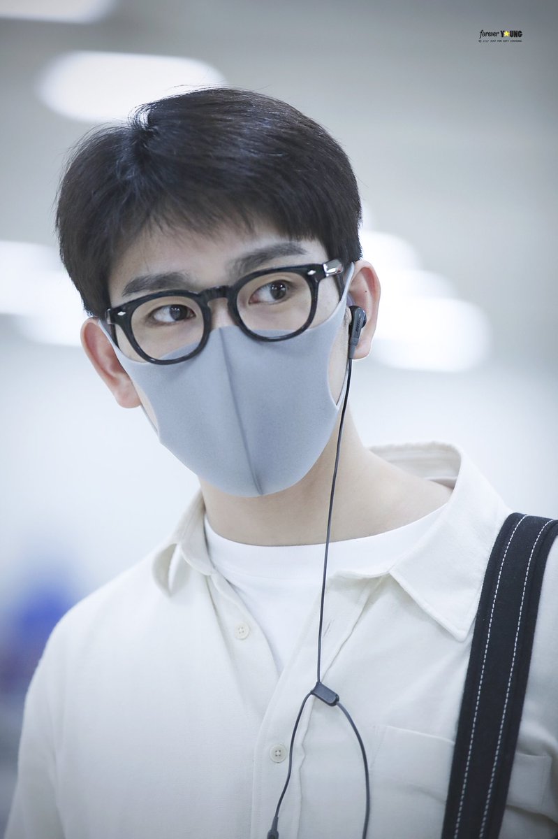 4everYOUNG0922's tweet photo. HQ 180530 김포 도착 

#진영 #Jinyoung  #갓세븐 #GOT7

예뻐 예뻐 (*ฅ́˘ฅ̀*) https://t.co/Lpih02dDb9