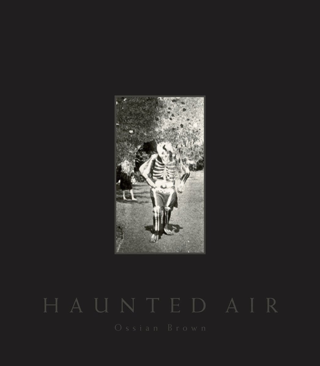 StephanieMorti's tweet photo. This incredible book arrived today! It presents a collection of anonymous American Halloween photographs c. 1875-1955. 🎃👻🕸️🕷️🦇✨ https://t.co/0739sHyzOF