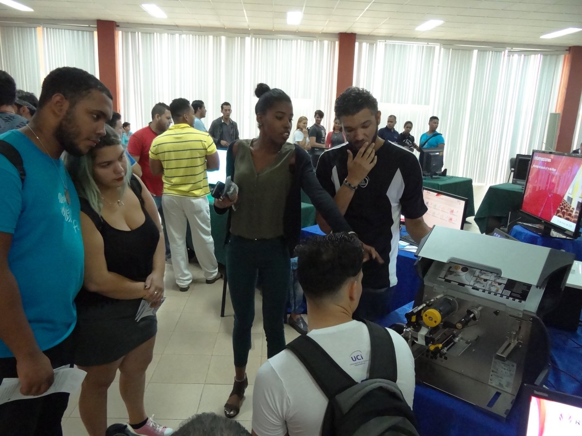 Lluvtorr's tweet photo. #Cuba Exposición de productos y servicios informáticos en Feria cierra la Jornada Científica del Ingeniero en Ciencias Informáticas (#JCICI) | Nuestros muchachos crecen en educación, aprendizaje y devienen pilares x #CubaInformatiza y + desarrollo dla sociedad @universidad_uci https://t.co/dbqWLP6JUt