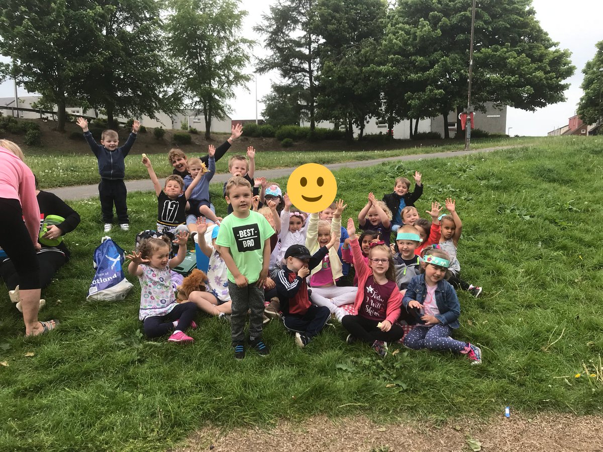 StNinsNursery's tweet photo. #PMGroup loved their dancing session with #NextStepsDance followed by a walk to the park for a picnic! #wellbeingweek https://t.co/MzwZLbUrvc