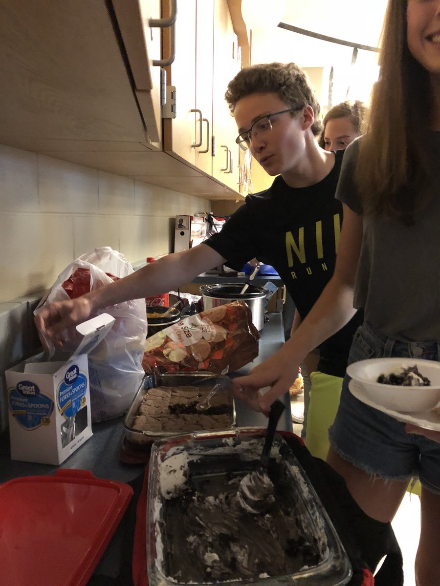 CoachDPeterson's tweet photo. 8th period helped me dominate #RESA so itโs only fitting to celebrate! #webeatresa #meatballs #oreostuff #cremebrulle #pulledchicken #candy #EastPride https://t.co/5hjSGiQMUl