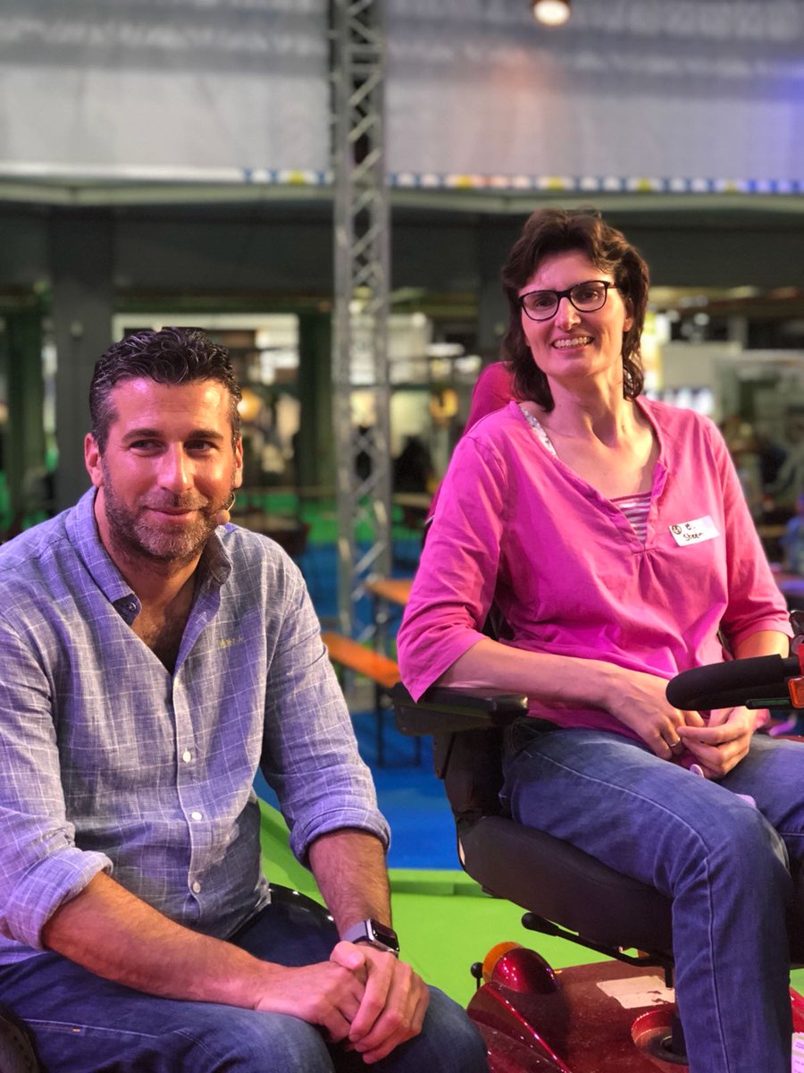 esmimens's tweet photo. Op #wereldMSdag op de Supportbeurs gepitched #delagoededoelenfonds en β¬500,- voor #msexpress #woutkalkmanfonds verdient. ππ
Trots op mezelf ππ€£ https://t.co/tSMy3U6UDN
