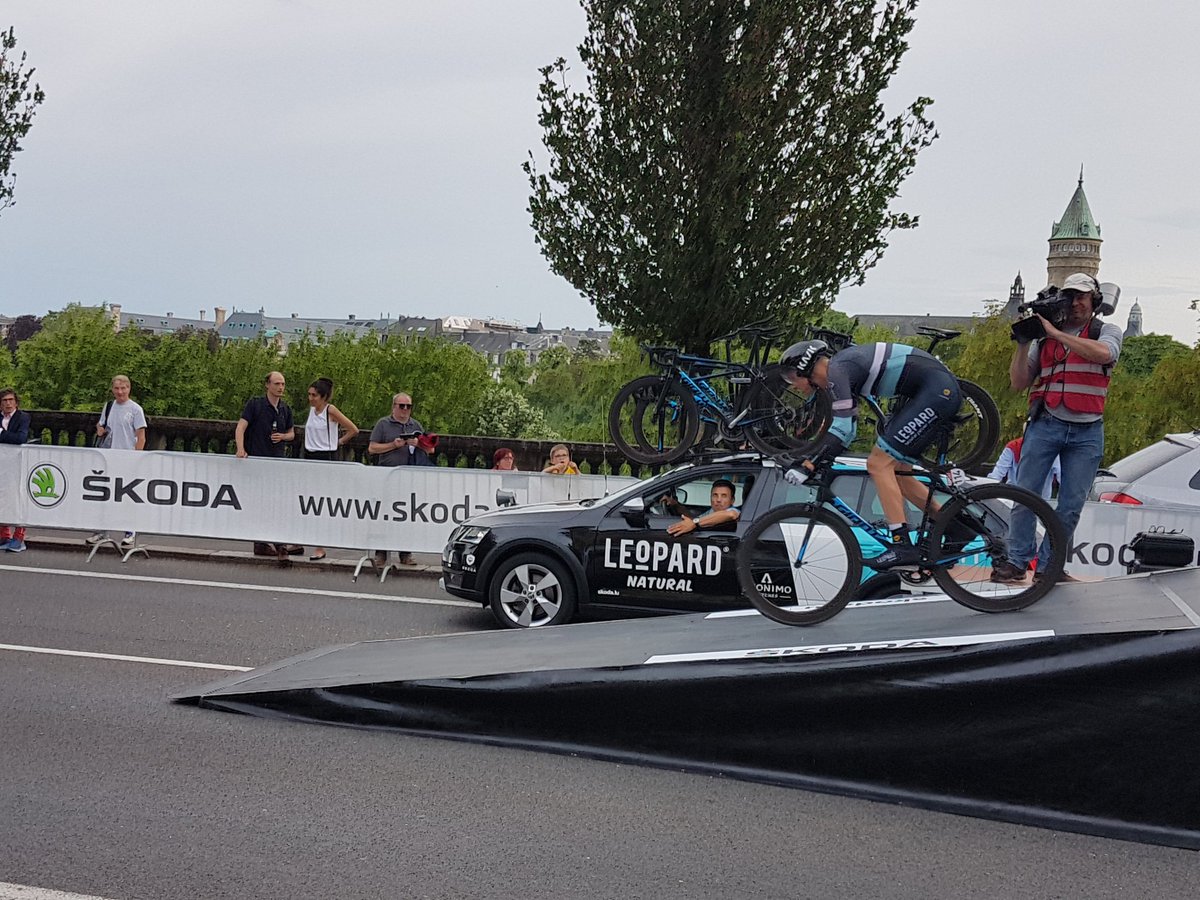 DucalSports's tweet photo. Départ de @GaetanPons @Leopard_Cycling vient de partir @skodatour https://t.co/FdAgp74KIV