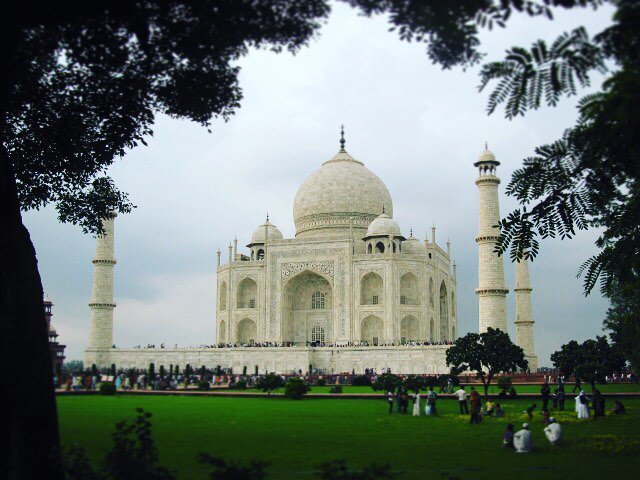 AppPutnik's tweet photo. PC: @bhanuprakash1211

Location: Agra, Uttar Pradesh

#agra #wednesdaywisdom #7wondersoftheworld #pictureoftheday #putnik_insta #wonderlust #increadibleindia #indianphotography #photography #photo #greenary #india #TajMahal https://t.co/jYDHFbW8rz