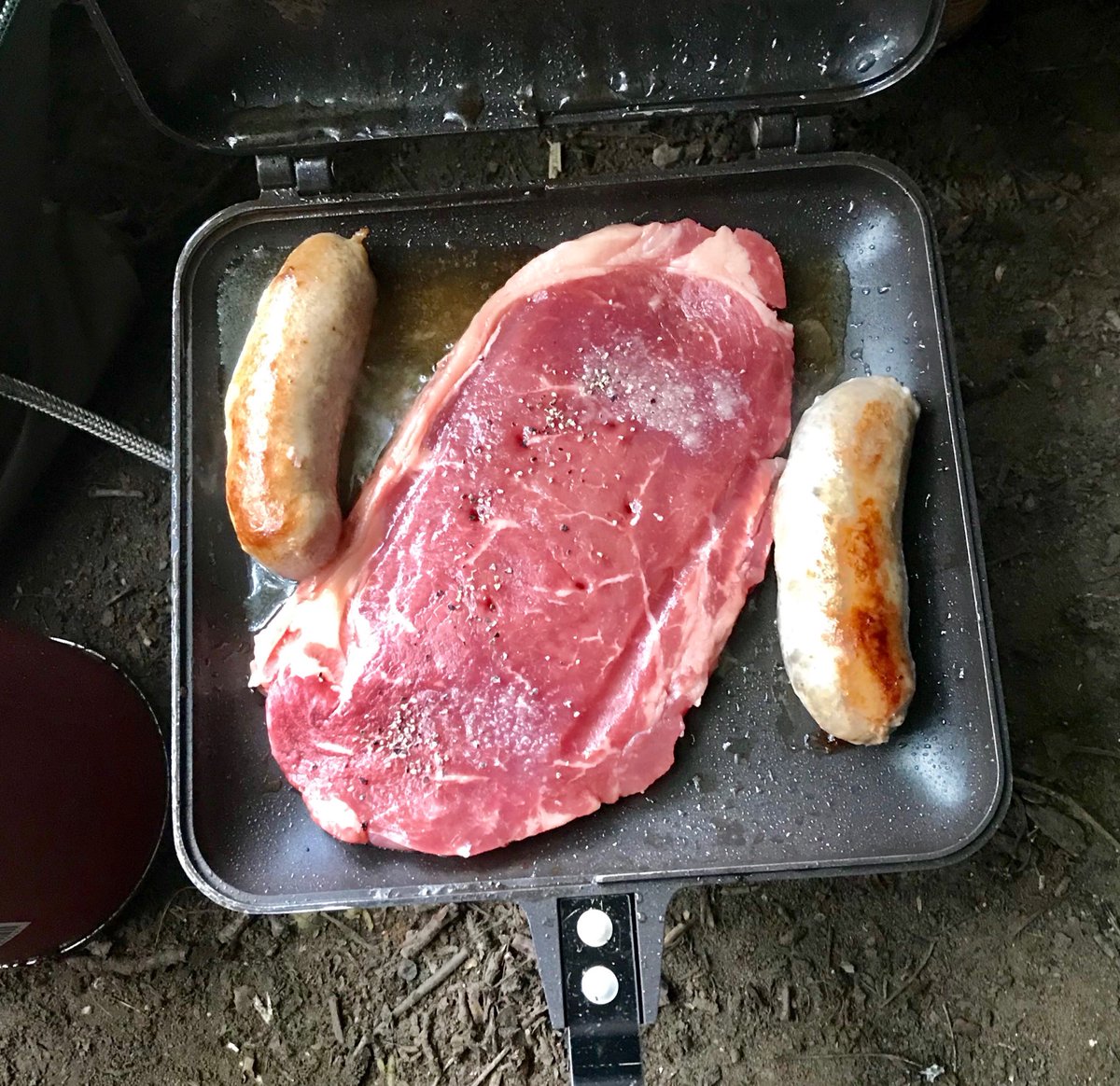 CarperEarnest's tweet photo. Healthy eating in the great outdoors😋 https://t.co/Vp7qJ1flUZ