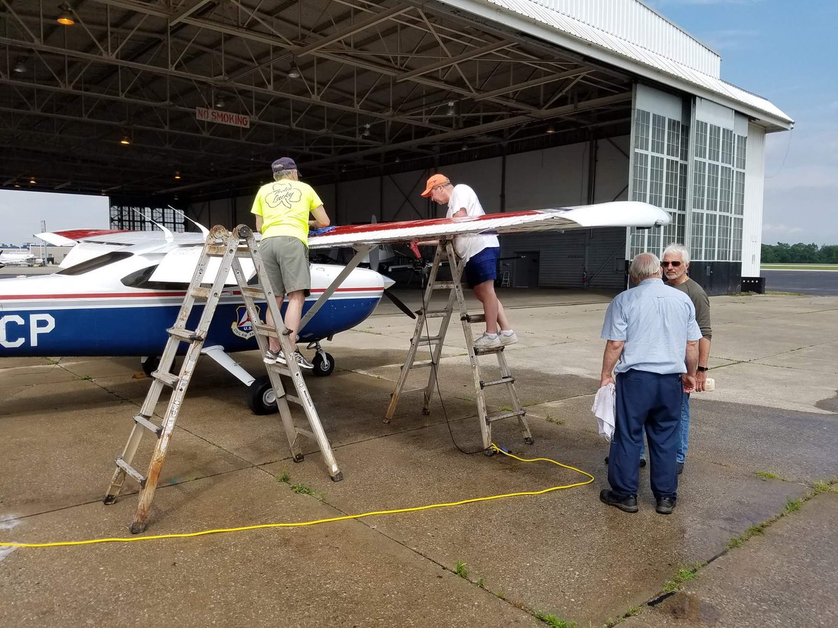 BowmanSrCAP's tweet photo. Several Squadron members put in some hard work to make the planes shine. https://t.co/ZUU6rhg17o