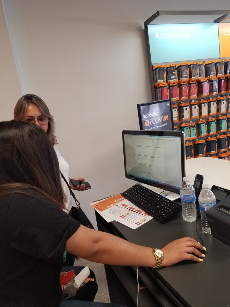 BArias1983's tweet photo. #Voicezone1 new rep training, amd showing how to upsell #hyperdoor #NEhustle #TeamCernadasNYC #Boost4NYC #SPG4NYC @JayMiglionico @shawnatspg @SPG_NYC https://t.co/0MMG40ERxN